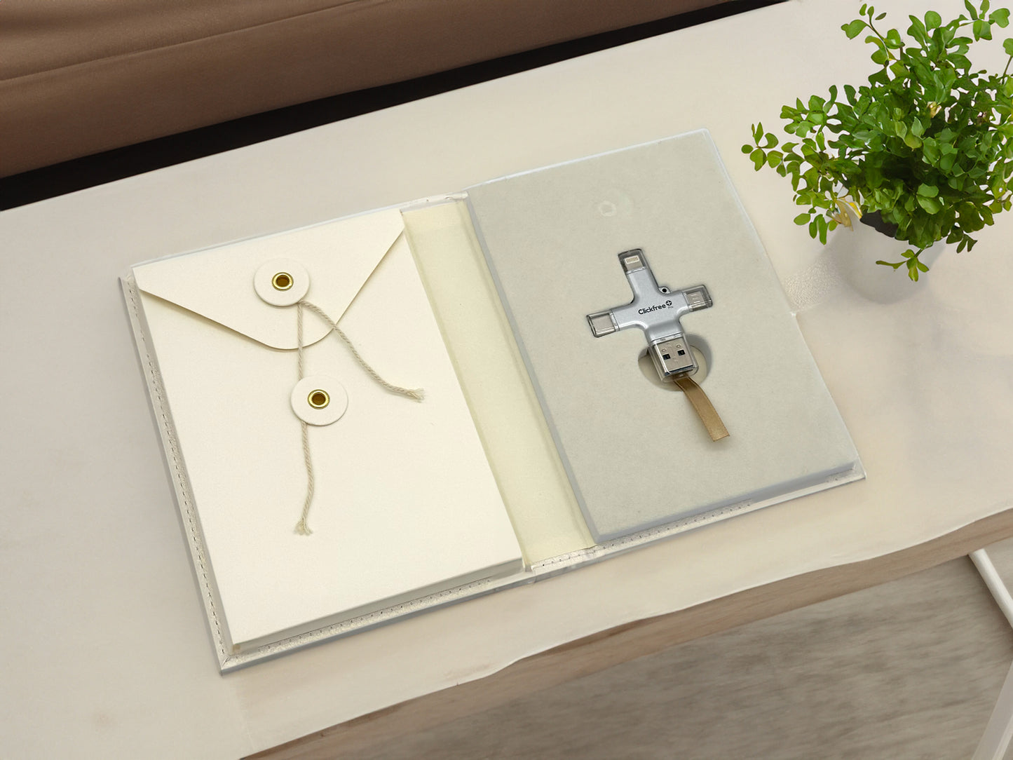 ClickFree Memory Book - Storage for Device and Photographs (device not included) - Clickfree